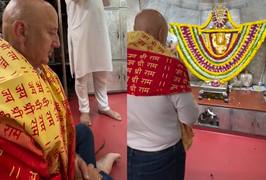 Anupam Kher visits 300-yr-old Hanuman temple in Ahmedabad, says he felt peace, strength