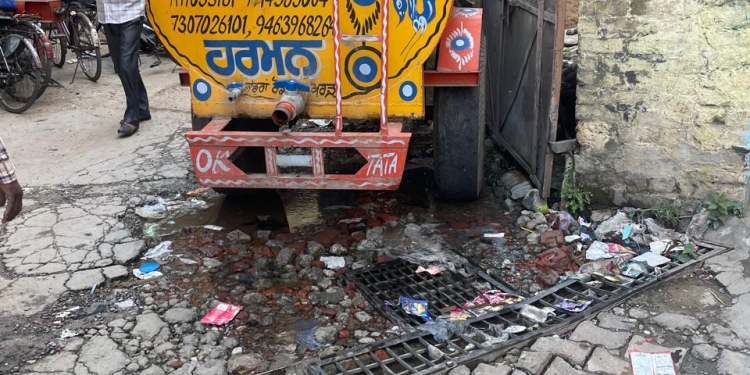 MC Chandigarh launches crackdown against illegal water tanker service contractors across the city