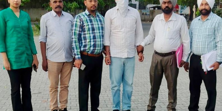 VB nabs Reader of SHO NRI police station taking Rs 20,000 bribe