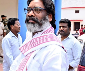 SC questions maintainability of ex-CM Soren’s plea against ED arrest
