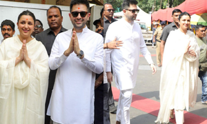 Ahead of LS polls in Delhi, Parineeti & Raghav seek blessings at Siddhivinayak Temple