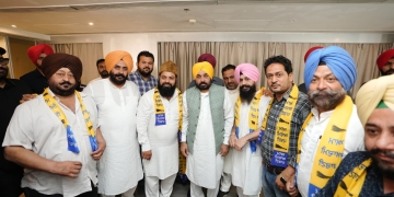 Aam Aadmi Party gets a big boost in many Lok Sabha constituencies of Punjab, many big leaders of opposition parties join AAP