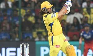 ‘The best thing to happen…’, DK claims Dhoni’s masssive six proved helpful in sealing playoffs berth