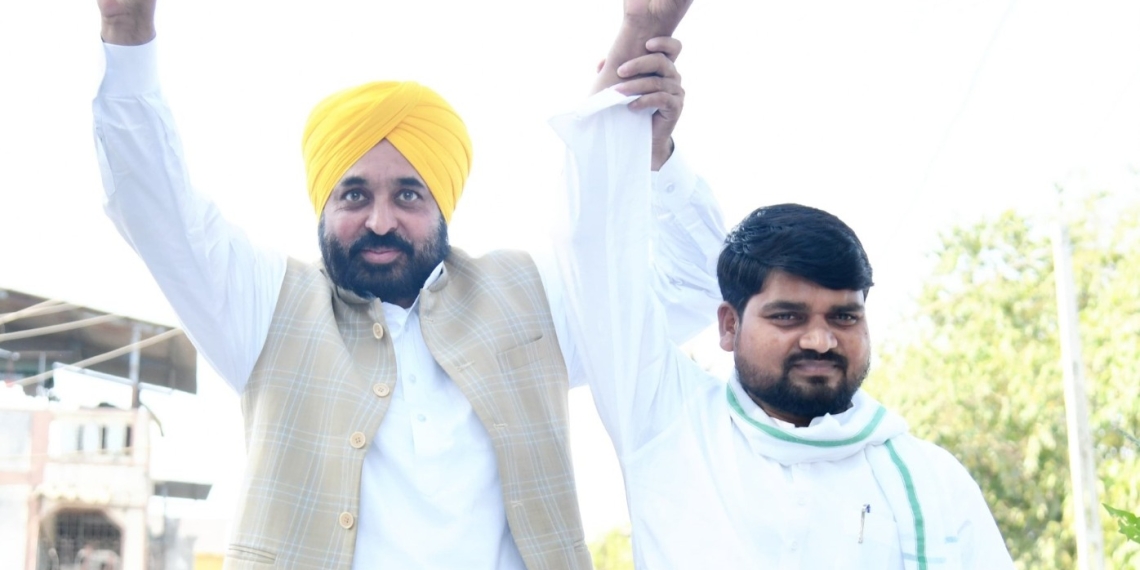 Mann campaigns for Chaitar Vasava in Bharuch, the people of Gujarat – ‘Gujarat mein phir Kejriwal’ and ‘Ladengey aur Jeetengey’