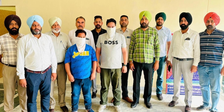 Vigilance Bureau arrests Deed Writer, his assistant for accepting Rs 225000 bribe