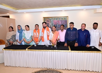 Former mayors and deputy mayors of BJP came together and challenged Congress candidate Manish Tewari