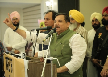 Amit Shah should read the history of Punjab, when the people of Punjab did not bow down to Nadir Shah, then who is Amit Shah – Sanjay Singh