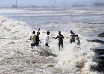BMC-IMD alert: High swell spring-tide waves to hit Mumbai in next 36 hrs