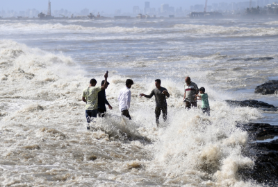 BMC-IMD alert: High swell spring-tide waves to hit Mumbai in next 36 hrs