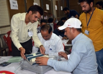 With Cong & BJP locked in direct contest in Himachal, vote count begins
