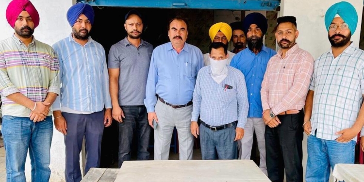 Vigilance Bureau arrests Patwari taking Rs 10,000 bribe for mutation of land
