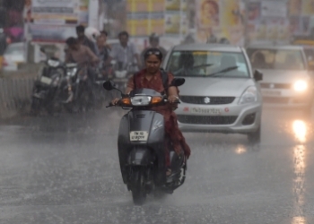 Yellow alert in 13 districts of Tamil Nadu