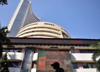 Sensex trades flat after opening in green