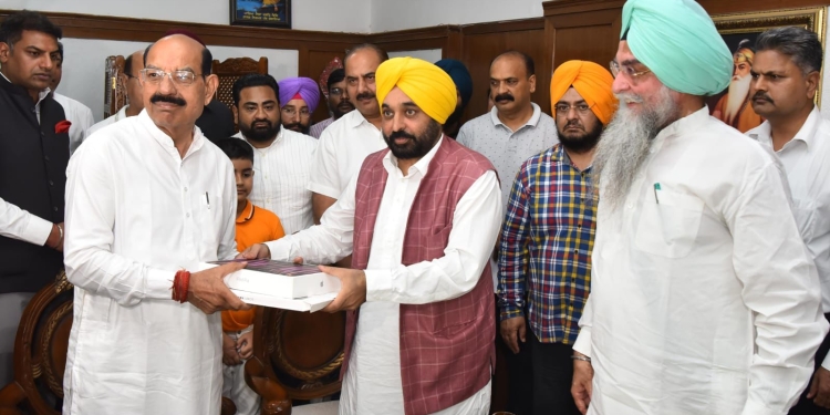 MOHINDER BHAGAT SWORN IN AS MLA IN THE PRESENCE OF CM