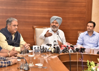PUNJAB NEWS: Harsimrat K Badal castigates centre for failing farmers in its budget