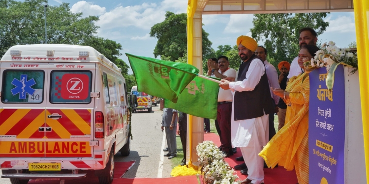 PUNJAB NEWS: Quality Healthcare on Wheels: CM Flags Off 58 Advanced Ambulances