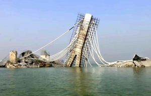 BIG NEWS: Section of Bihar’s under construction Sultanganj-Aguwani Ghat bridge falls into Ganga yet again