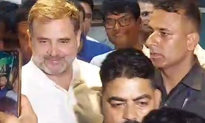 LATEST NEWS: Rahul Gandhi relishes Kashmiri ‘Wazwan’ at Srinagar’s famous hotel