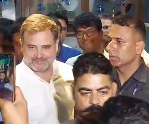 LATEST NEWS: Rahul Gandhi relishes Kashmiri ‘Wazwan’ at Srinagar’s famous hotel