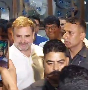 LATEST NEWS: Rahul Gandhi relishes Kashmiri ‘Wazwan’ at Srinagar’s famous hotel