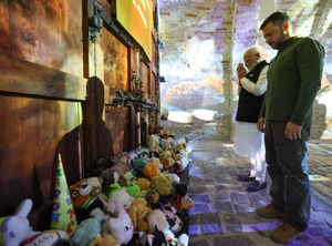 Latest News: PM Modi, Zelensky pay tribute to children lost in Russia-Ukraine conflict