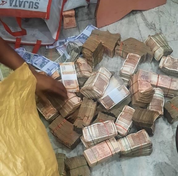 BREAKING NEWS: PUNJAB POLICE’S STF RAIDS PROPERTIES LINKED TO DRUG INSPECTOR SHISHAN MITTAL; FREEZES 24 BANK ACCOUNTS WITH AMOUNT REACHING ₹6.69Cr