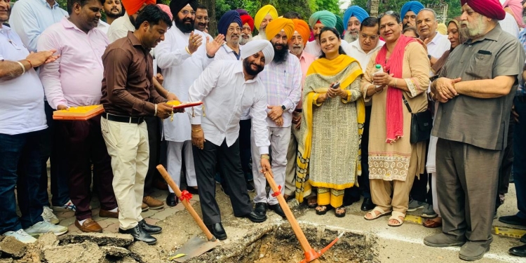 PUNJAB NEWS: MLA Kulwant Singh gives a start to sewer project worth Rs 2.62 crore