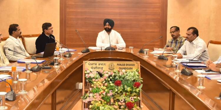 PUNJAB NEWS: PUNJAB FOOD MINISTER LAL CHAND KATARUCHAK MEETS UNION FOOD MINISTER PRALHAD JOSHI