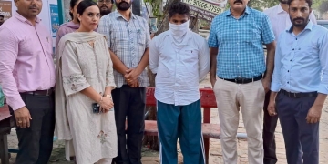 Vigilance Bureau apprehends Sewa Kendar computer operator taking Rs 12,000 bribe