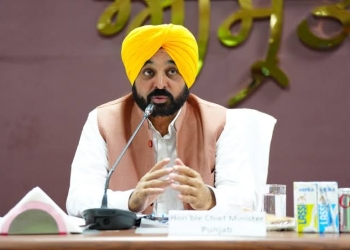 Punjab CM talks to agitating students of RGNUL