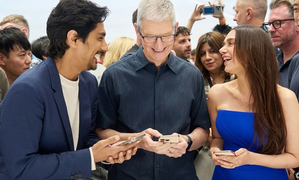 Aditi Rao Hydari, beau Siddharth meet ‘kindest, most venerable’ Tim Cook