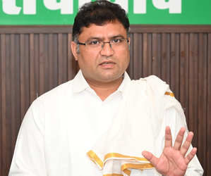 Haryana: Setback for BJP, Ashok Tanwar rejoins Congress in presence of Rahul Gandhi