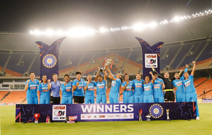 3rd ODI: Smriti Mandhana’s record-breaking hundred helps India beat New Zealand 2-1