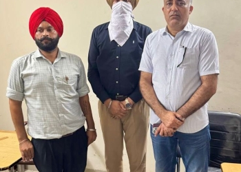 Vigilance Bureau arrests Fire Officer red handed taking Rs. 40,000 bribe