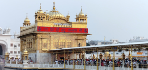 Devotees offer prayers at Golden Temple to mark Bandi Chhor Divas