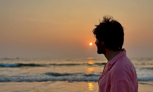 Kartik Aaryan spends quality time with ‘sea, sand and sun’