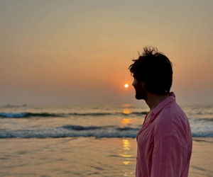 Kartik Aaryan spends quality time with ‘sea, sand and sun’