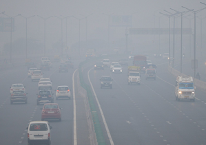 Delhi air quality dips again, several areas record above 400 AQI