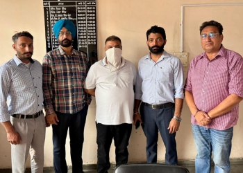 Vigilance Bureau arrests SDO, her assistant taking Rs 15000 bribe for clearing bills