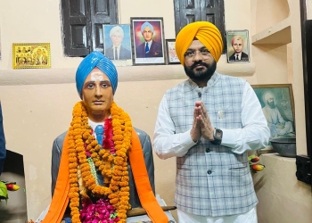 Cabinet Minister Tarunpreet Singh Sond pays floral tributes to Shaheed Kartar Singh Sarabha on his martyrdom day
