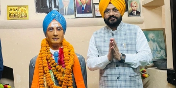 Cabinet Minister Tarunpreet Singh Sond pays floral tributes to Shaheed Kartar Singh Sarabha on his martyrdom day