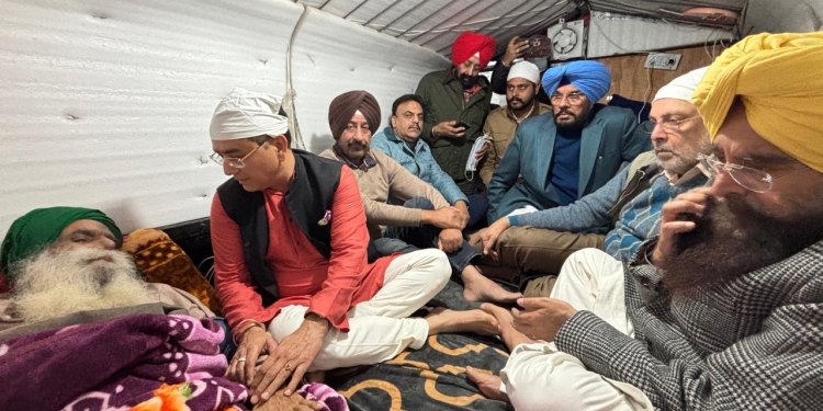 AAP Ministers and MLAs meet Jagjit Singh Dallewal, Express deep concern for his deteriorating health