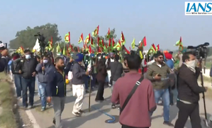 ‘Delhi Chalo’ march temporarily suspended, farmers injured owing to teargas shelling 