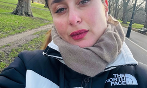 Kareena Kapoor radiates natural glow in ‘frozen face series’
