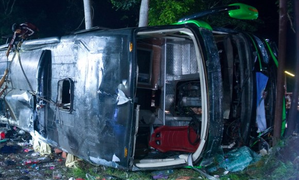 Mexico: Eight killed after a bus collides with trailer truck
