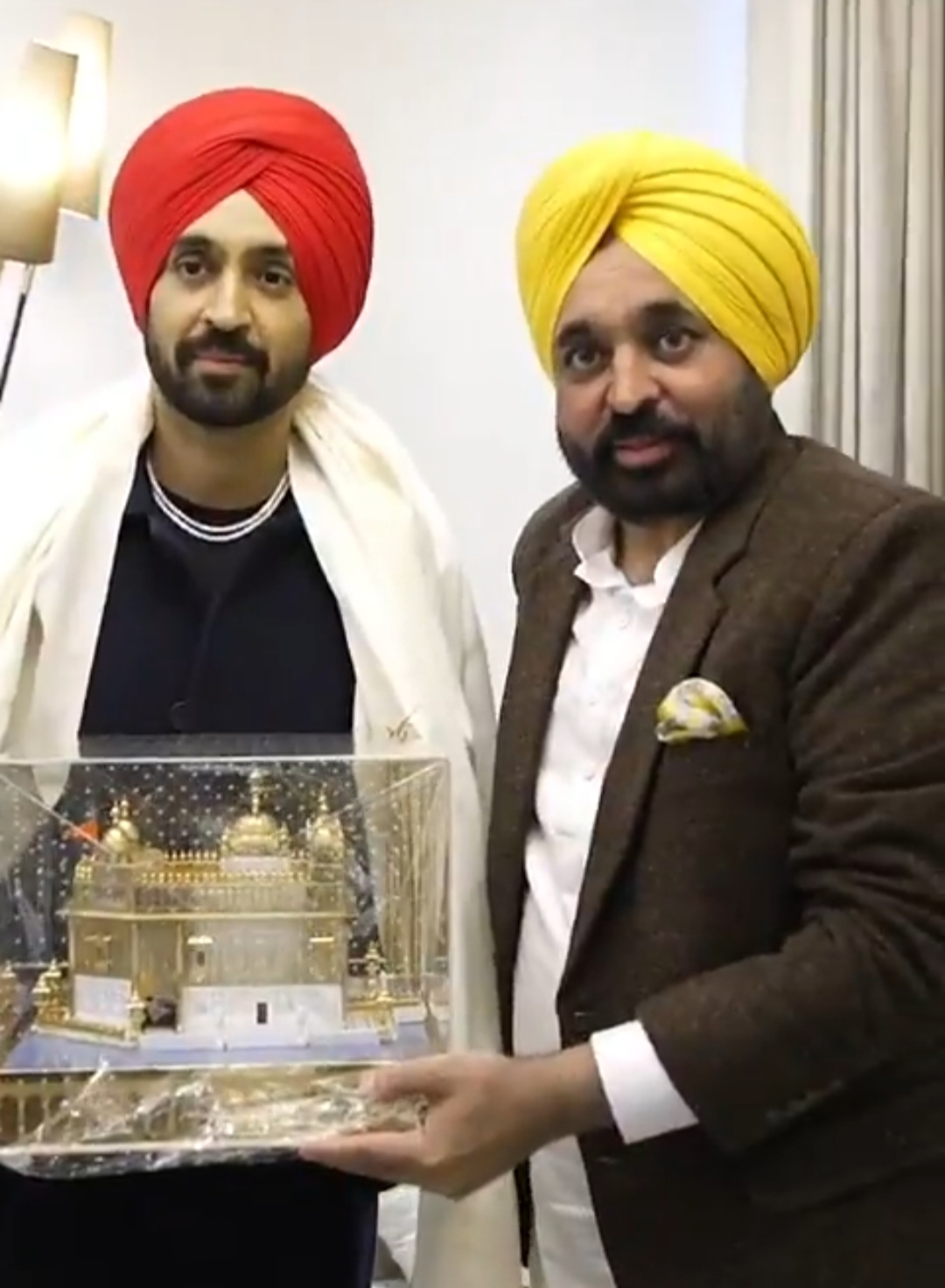 Latest Punjab News: Diljit Dosanjh meets Chief Minister Bhagwant Singh Mann