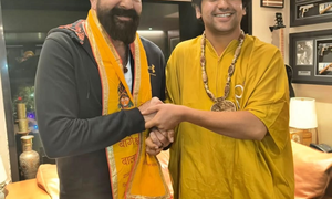 Sanjay Dutt honoured to have Bageshwar baba visit his home