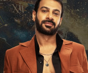 Karan Veer Mehra lifts the ‘Bigg Boss 18’ trophy