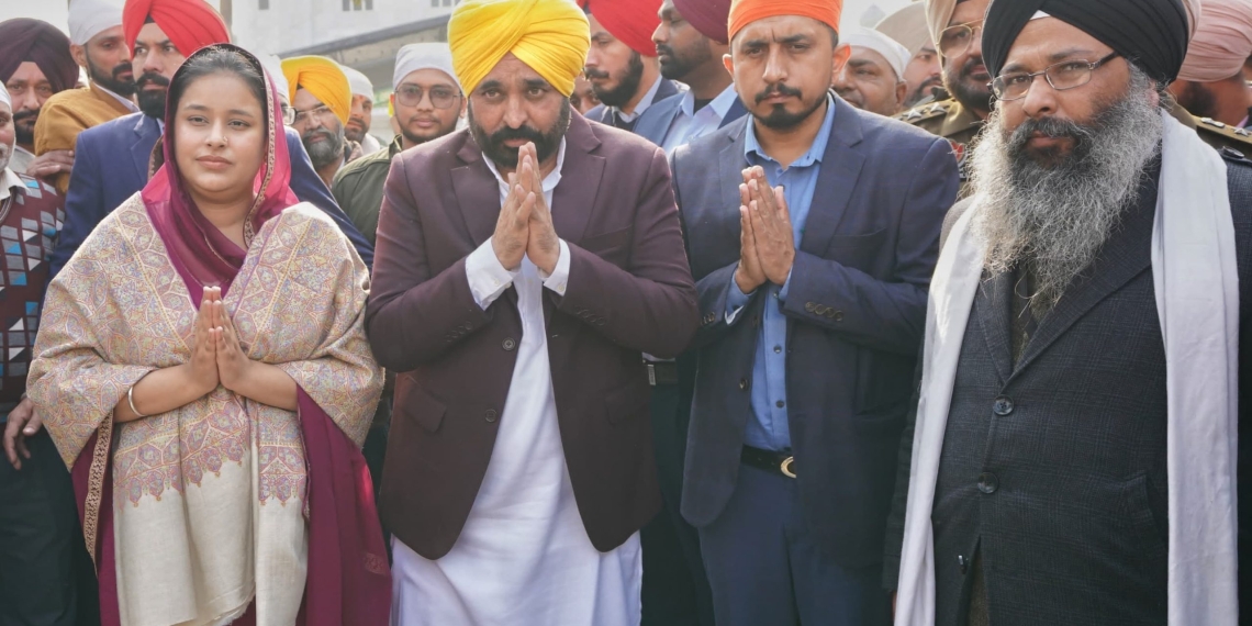 PUNJAB CM PAYS OBEISANCE AT GURUDWARA BHATHA SAHIB, GREETS PEOPLE ON PARKASH PURAB OF SRI GURU GOBIND SINGH