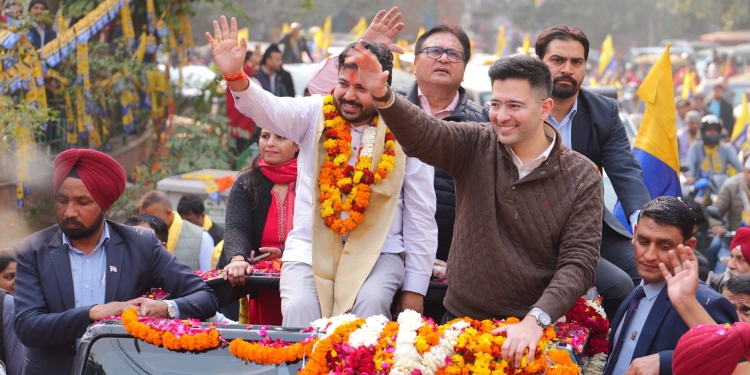 MP Raghav Chadha Gets Grand Welcome in Rajendra Nagar, Gets Emotional, Calls His Birthplace and Workplace, Seeks Blessings for AAP’s Victory